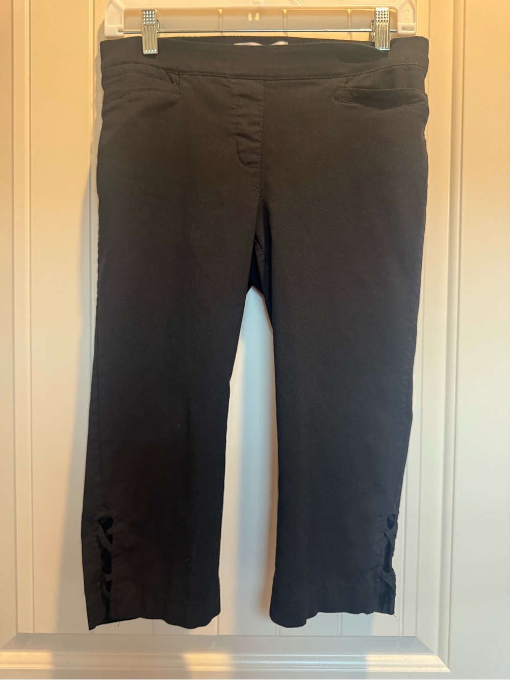 89th & Madison Black Capri Pants with cross cross bottom Detail